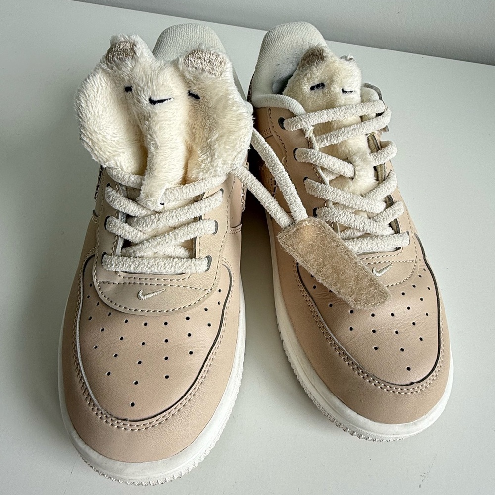 Nike Force 1 Low SE EasyOn Sneakers Size 3 Kids